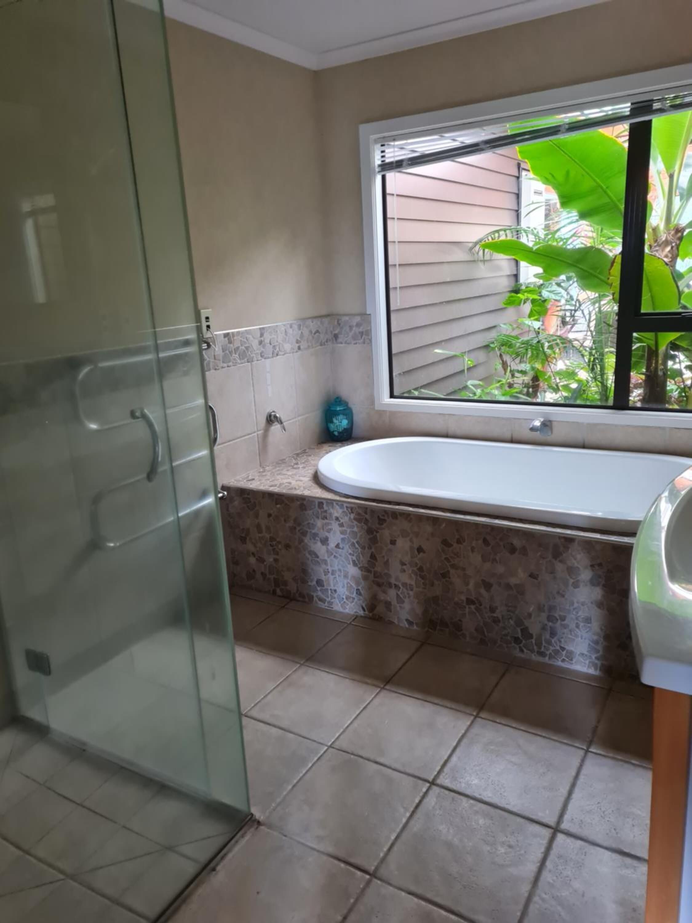 Shower, free toiletries, towels