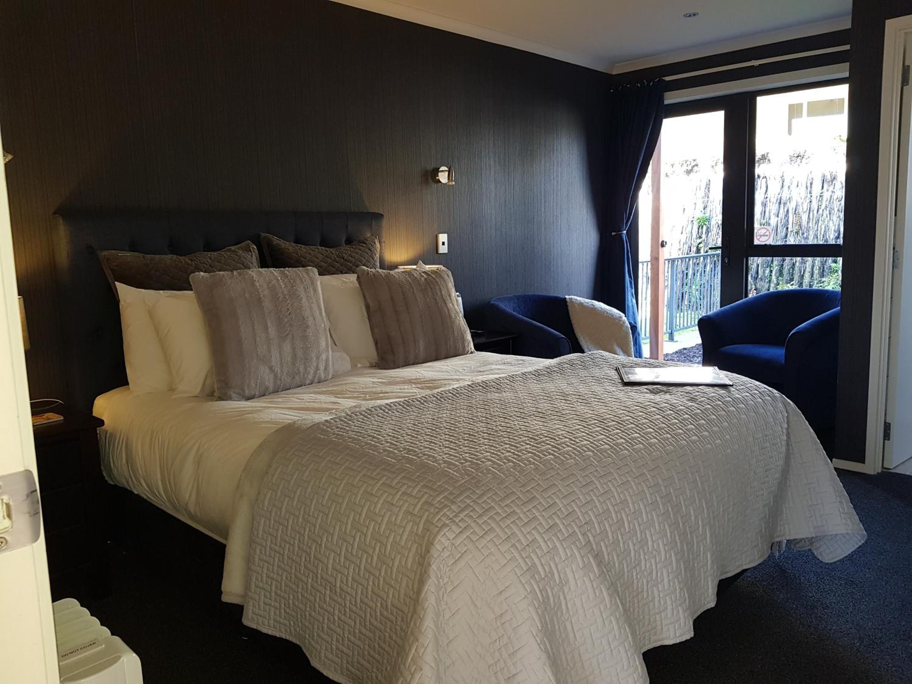 بديكورات فريدة لكل غرفة وطراز فريد لكل وحدة وواي فاي مجانًا