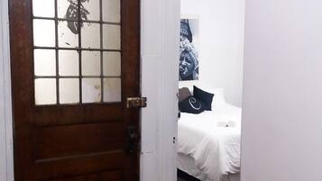 Standard Double Room, 1 Queen Bed, Shared Bathroom | Individually decorated, individually furnished, iron/ironing board