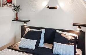 2 bedrooms, WiFi (free)