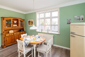 Dining - Apartment, 4 rooms, hallway, 80sqm, 2-(4)pers. (Fehmarn)