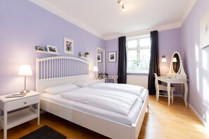 1 bedroom, iron/ironing board, travel cot, free WiFi - Apartment, 4 rooms, hallway, 80sqm, 2-(4)pers. (Fehmarn)