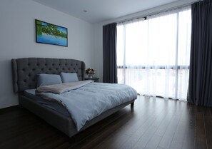 Luxury Apartment, 1 King Bed | 1 bedroom, premium bedding, desk, laptop workspace - ARL Quiet WestLake Hotel & Apartment (Hanoi)