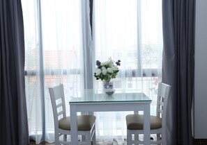In-room dining - ARL Quiet WestLake Hotel & Apartment (Hanoi)