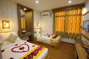 Superior Room | Minibar, in-room safe, desk, soundproofing