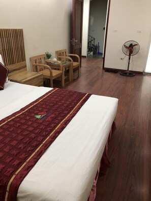 Kamar Double ( VIP ) | Minibar, meja kerja, setrika/meja setrika, dan Wi-Fi gratis