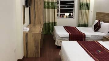 Phòng 2 giường đơn Deluxe | Minibar, bàn, bàn ủi/dụng cụ ủi quần áo