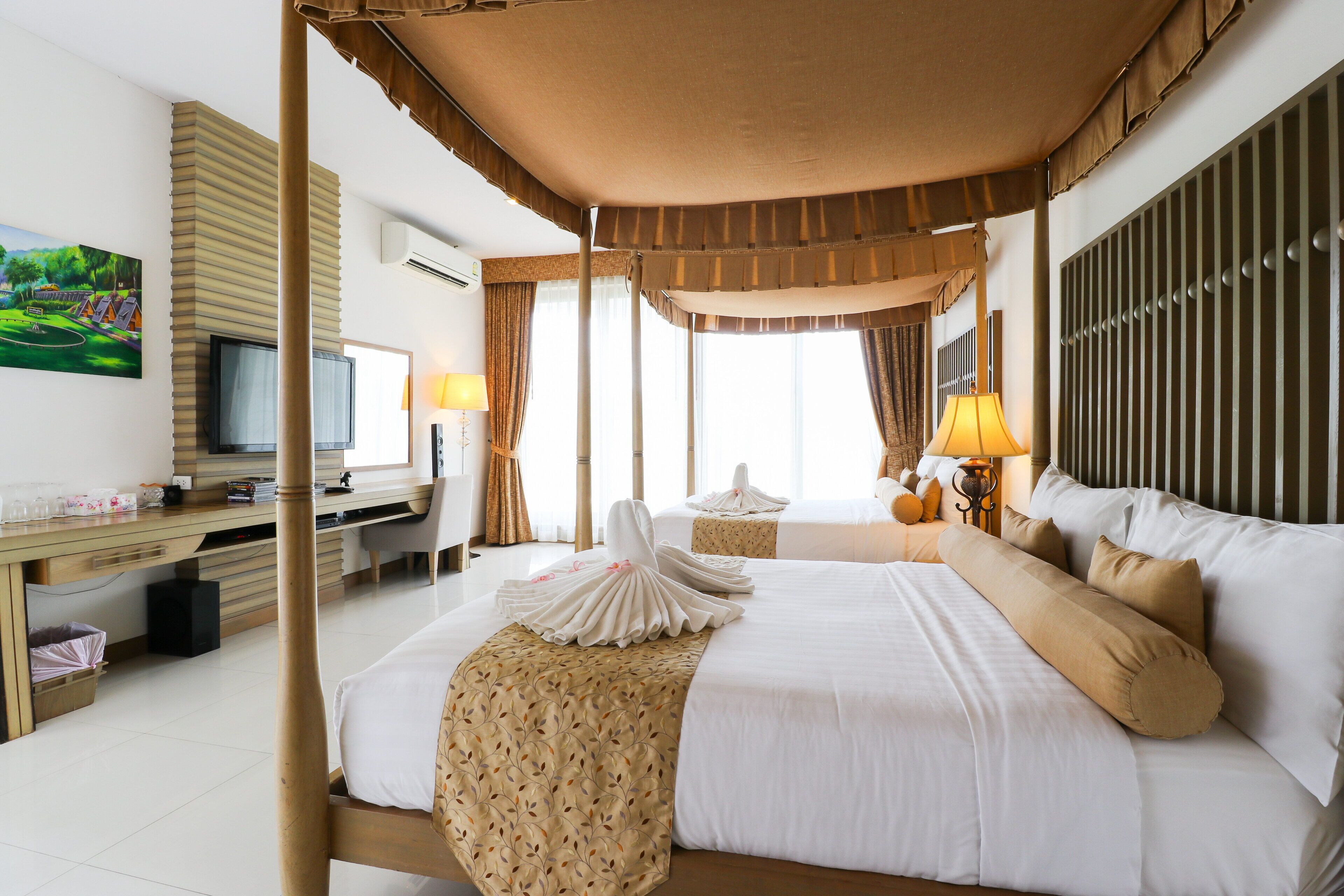 Deluxe Studio Suite | Individually decorated, individually furnished, blackout drapes