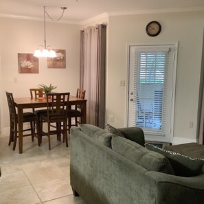 Interior -  The Avalon at Clearwater - Desirable FIRST FLOOR Unit 2 bed - 2 bath (Clearwater)