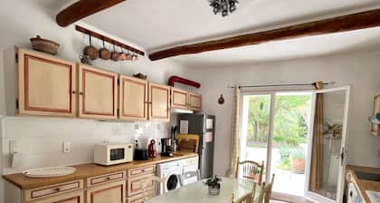 IM VERKAUF, authentisches Bauernhaus in der Nähe von Avignon, Lubéron und Mt Ventoux.