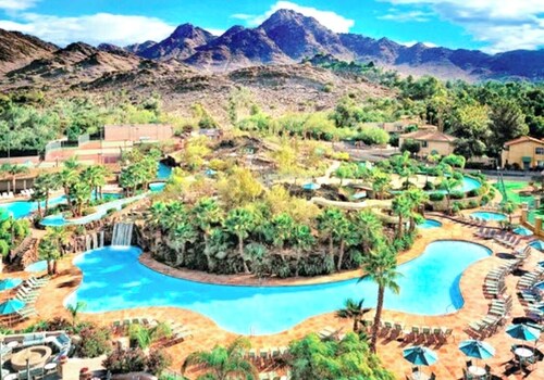 “MOUNTAIN OASIS” City Views-Spa-Pool-Hiking-Game room-lots of gathering spaces!