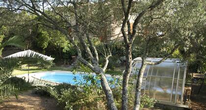 Grande villa accueillante avec vue sur mer et piscine privée, classée 4 étoiles