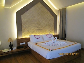 Minibar, in-room safe, rollaway beds, free WiFi - Myat Mingalar Hotel Inle (Nyaungshwe)