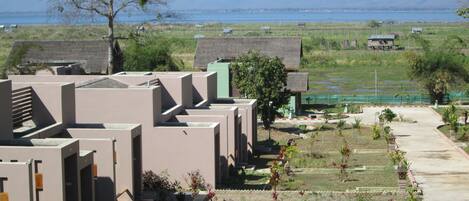 Minibar y caja de seguridad en la habitación