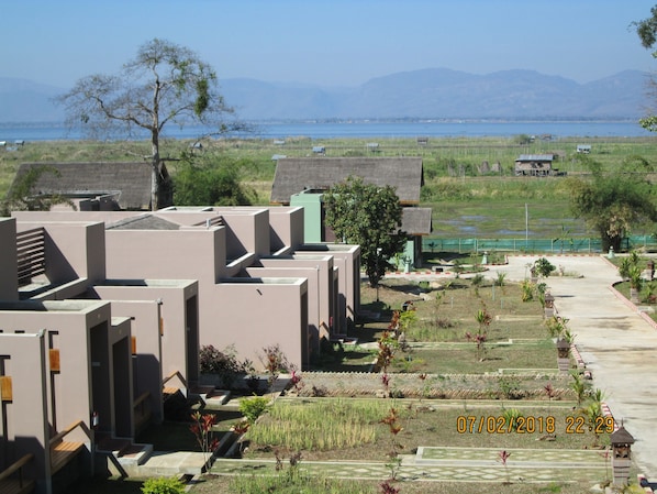 Deluxe Room | Minibar, in-room safe, rollaway beds, free WiFi - Myat Mingalar Hotel Inle (Nyaungshwe)