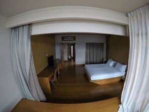 Deluxe Room | Minibar, in-room safe, rollaway beds, free WiFi - Myat Mingalar Hotel Inle (Nyaungshwe)