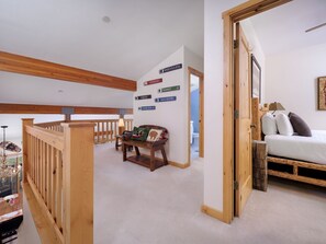 2 makuuhuonetta, silitysrauta/-lauta, ilmainen Wi-Fi, vuodevaatteet