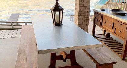 Resort Lake House with Panoramic Views--Game Room--Fire Pit--High Speed WiFi