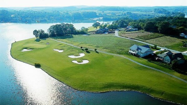 Golf - BEAUTIFUL TWO STORY TOWNHOME in TELLICO VILLAGE GOLF RESORT & FITNESS COMMUNITY (Loudon)
