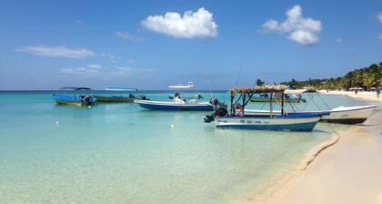 Luxurious 2 Bed / 2 Bath Condo In West Bay at - Wahoo's Roatan at The Meridian