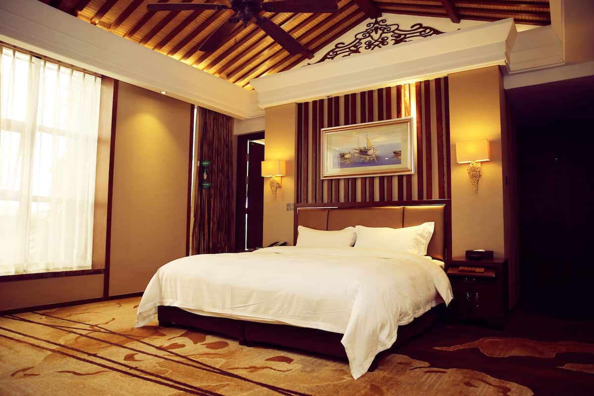 Deluxe Double or Twin Room | In-room safe, desk, blackout curtains, free WiFi