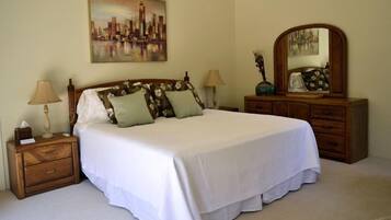 Iron/ironing board, free WiFi, bed sheets