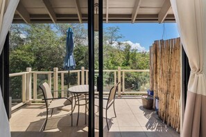 المنشأة من الداخ ل