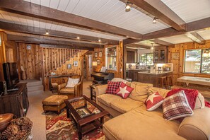 TV, fireplace, DVD player