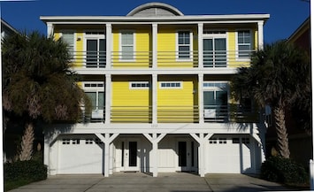 Banana Cabana-Front of House