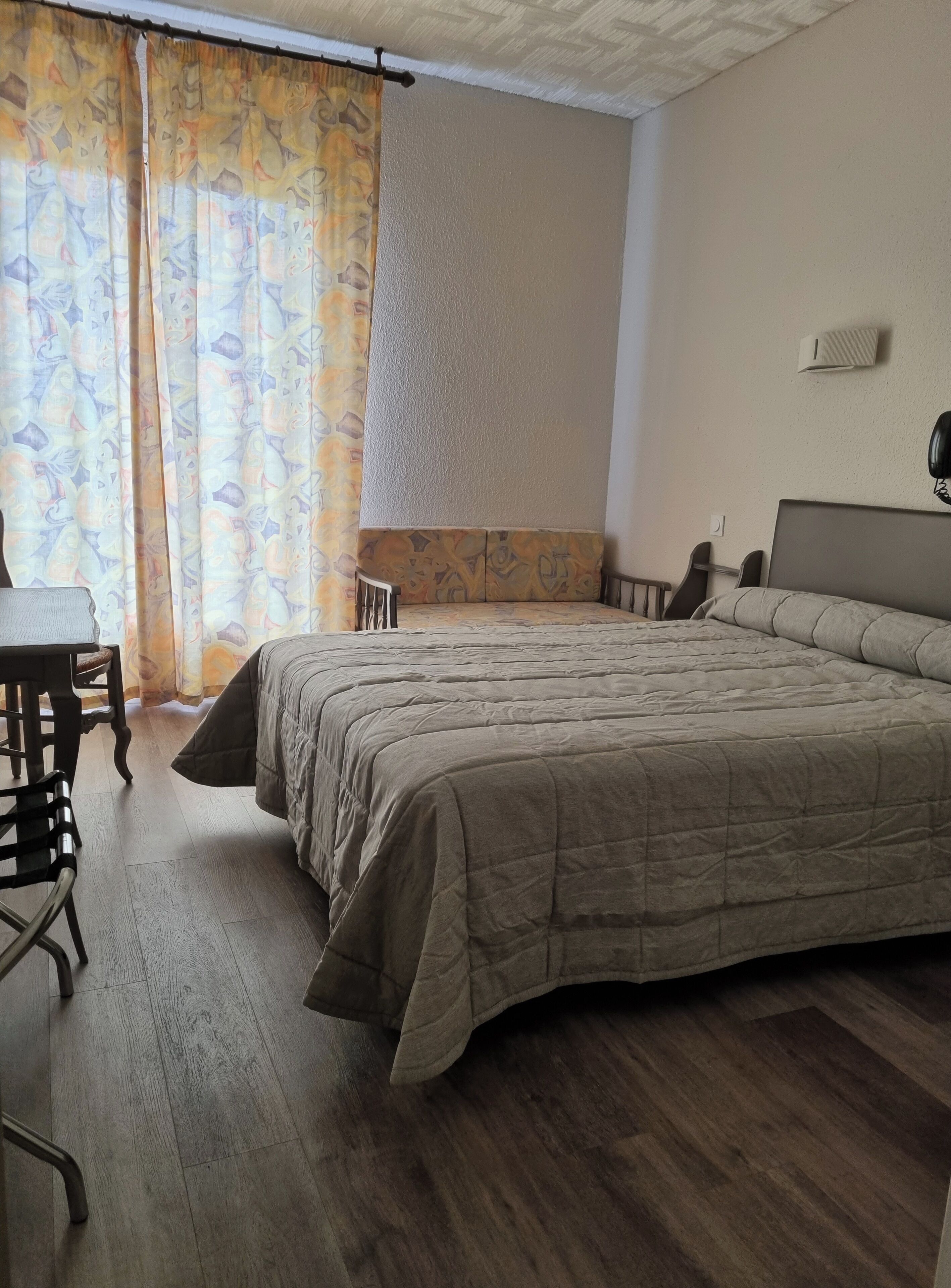 Allergivenligt sengetøj, individuelt design, skrivebord