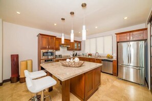 Fridge, microwave, oven, stovetop - Sanctuary with Panoramic Ocean Views & Sunsets (Playa Ocotal)