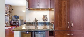 Riverfront 2BR2BA Condo. Sauna, Pool & Hot Tub. Minutes to Vail & Beaver Creek.