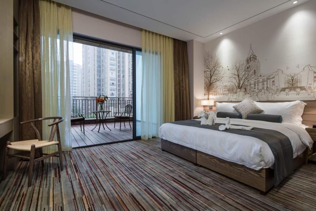 Deluxe-Doppelzimmer | Schreibtisch, Verdunkelungsvorhänge, kostenloses WLAN