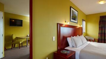 Premium bedding, iron/ironing board, free WiFi, bed sheets