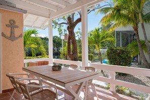 Outdoor dining - Casa Largo (Key Largo)