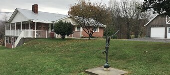 Mountain View Bed & Breakfast...Fresh air, and a Relaxing time in the mountains
