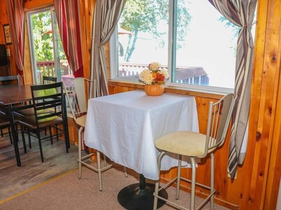Lakeview cabin on stunning Lake Vermilion