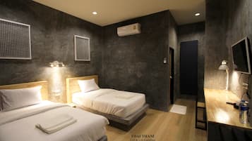 Superior Twin Room with Garden View | 高档床上用品、办公桌、免费 WiFi