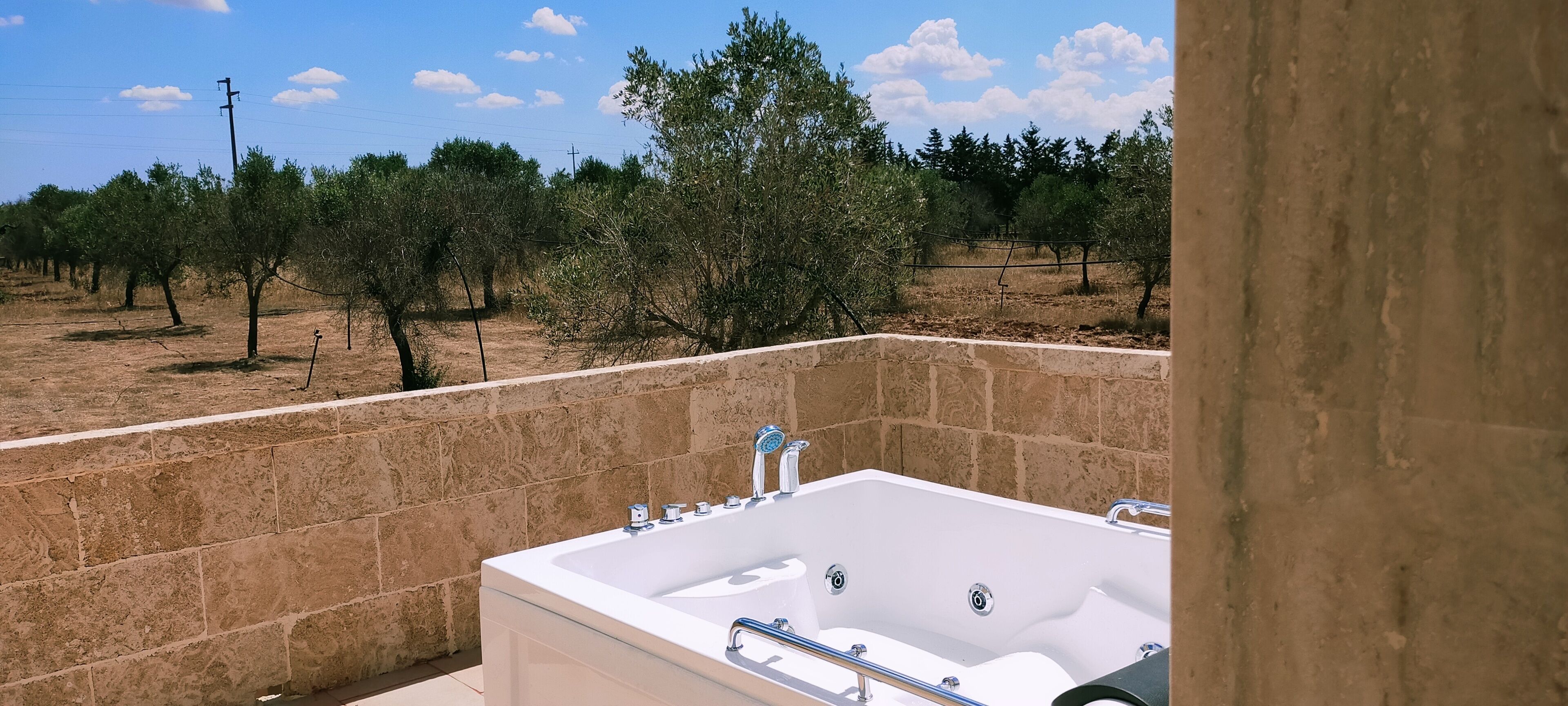 ห้องเอ็กซ์คลูซีฟ | อ่างน้ำวน