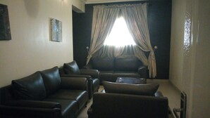 Living room - Grand Bank Link Hotel (Ota)