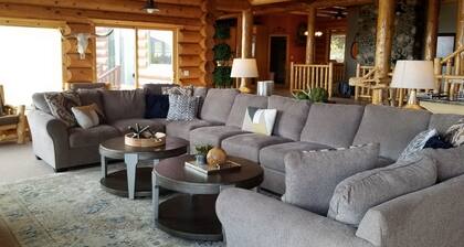 Alton Lodge Grand Retreat ~ Near Bryce & Zion ~ Sleeps Large Group ~ Dark Sky