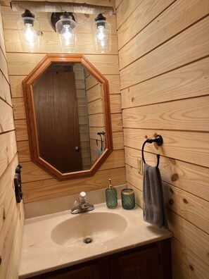 浴槽、ヘアドライヤー