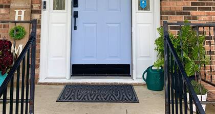Beach Family Time Enjoy The Backyard Pool And Sunroom
