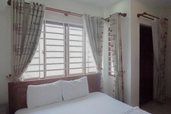 Double Room, Balcony | Minibar, desk, free WiFi - Garnet Hotel (Nha Trang)