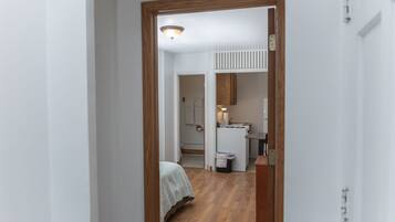 2 chambres, fer et planche à repasser, Wi-Fi gratuit, draps fournis