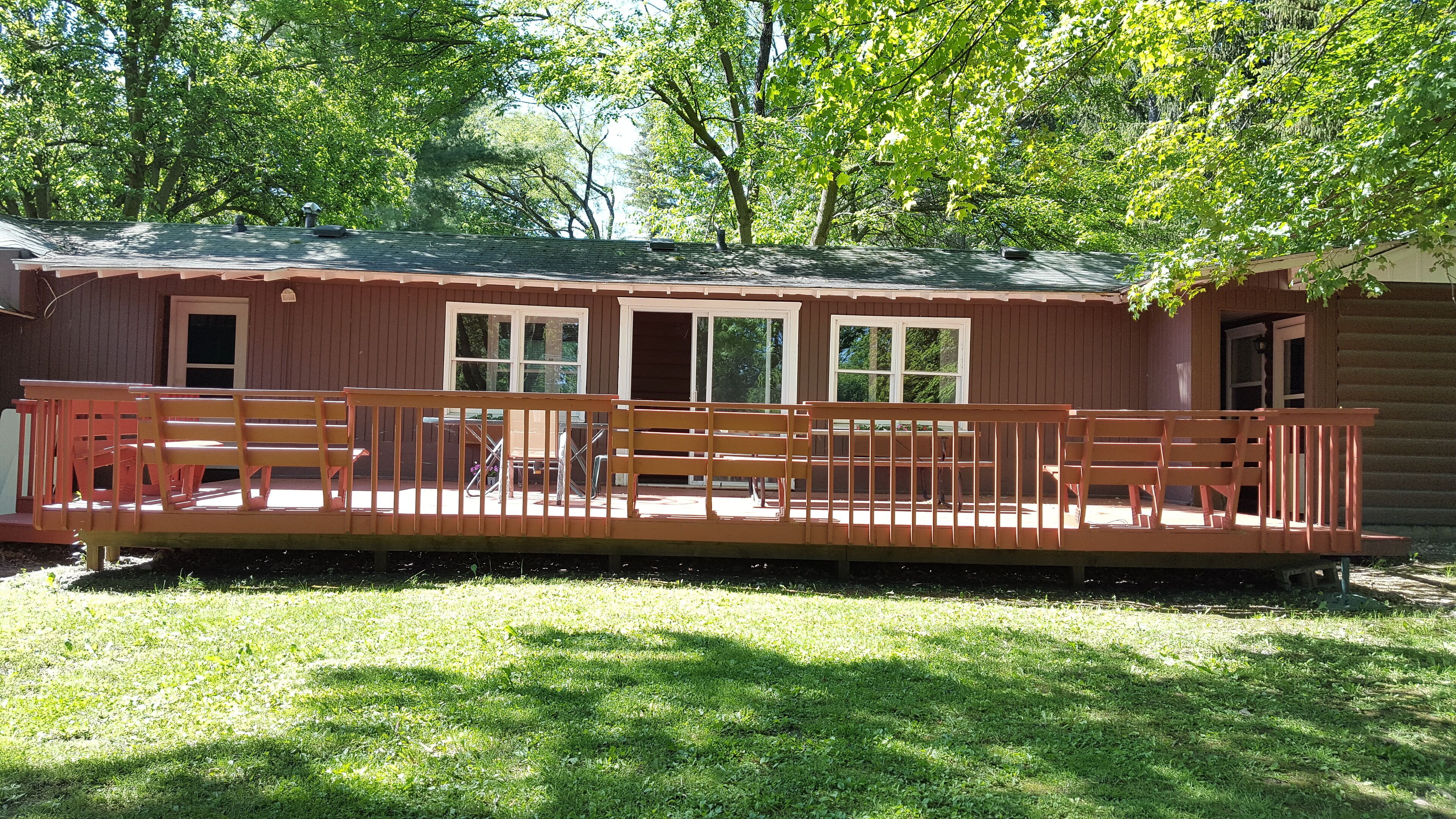 Two Bed Two Bathroom Cabin with kitchen area