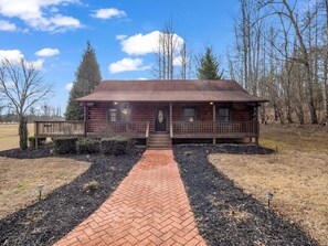 Exterior - Ridge View Cabin with Fireplace Pet Friendly 2.7 miles from TIEC (Tryon)