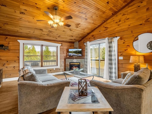 Ridge View Cabin "Home Away From Home" 2. 7 Meilen von TIEC