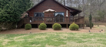 Ridge View Cabin with Fireplace Pet Friendly 2.7 miles from TIEC