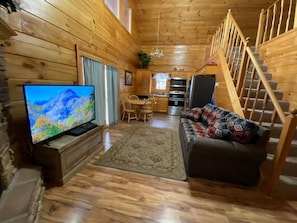 Televisión y chimenea